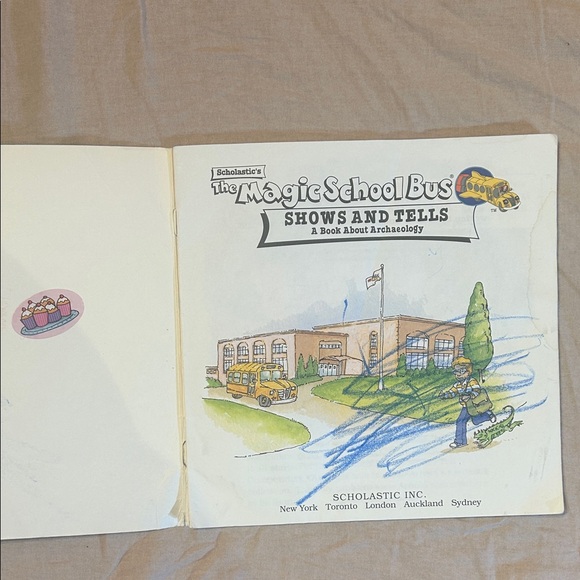 Scholastic The Magic School Bus Archaeology Adventure Book - Picture 2 of 3